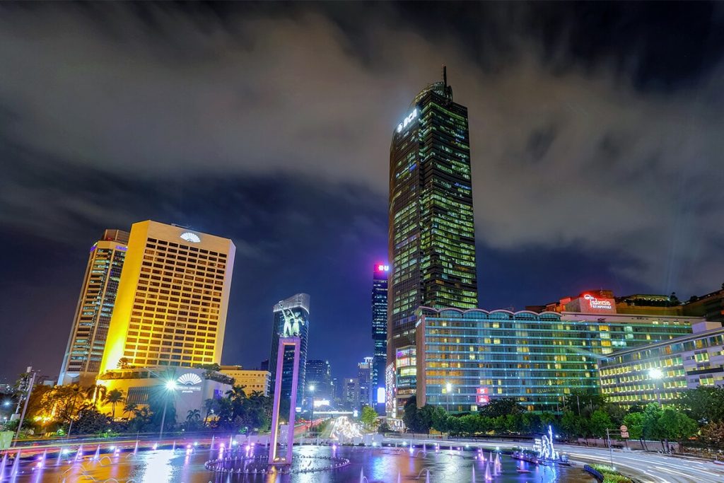 bundaran-hi-menara-bca-dumastay
